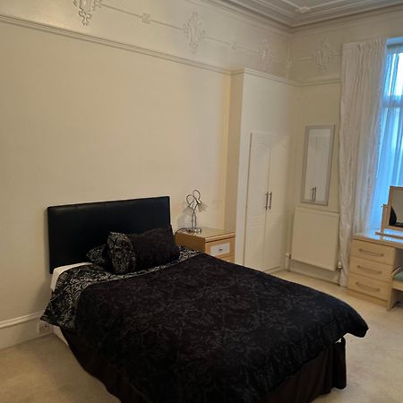 Third House Guest House Абердин Экстерьер фото